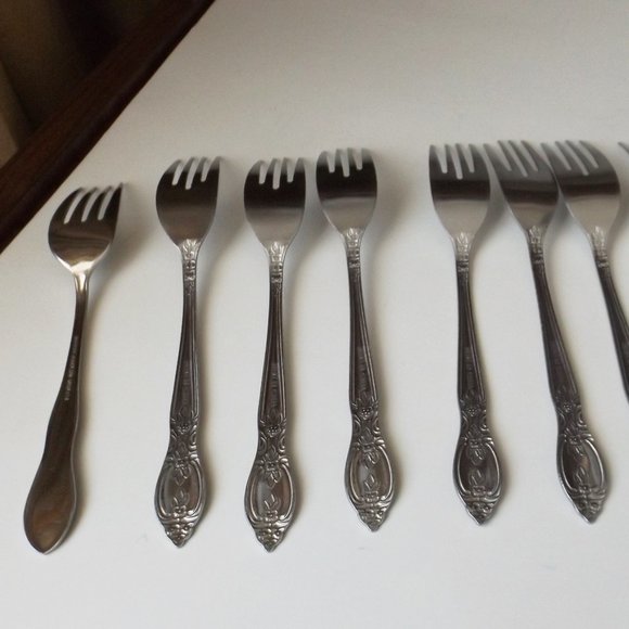 Vintage stainless steel 9 forks, mix match (#EV1580) - Picture 3 of 5